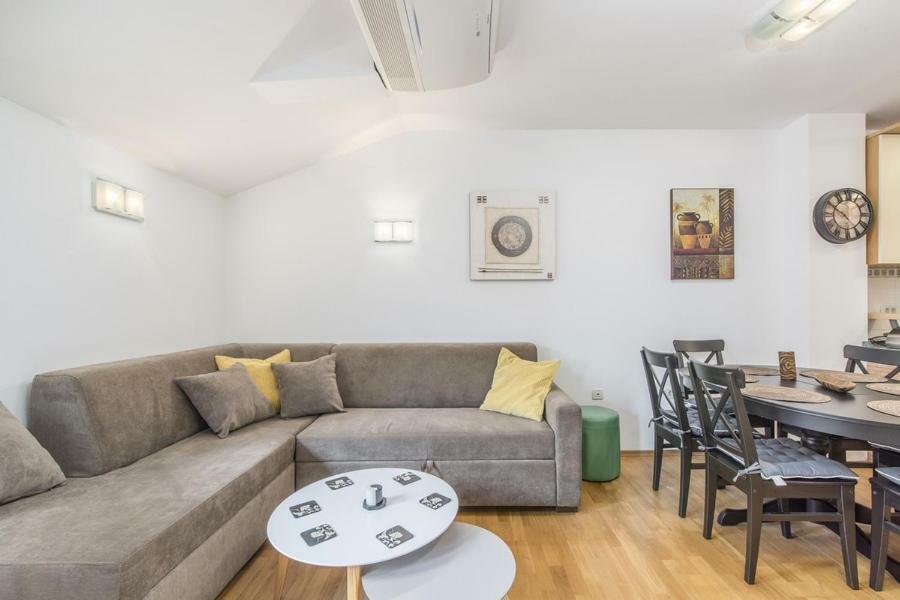 Apartment Matea Новиград Екстериор снимка